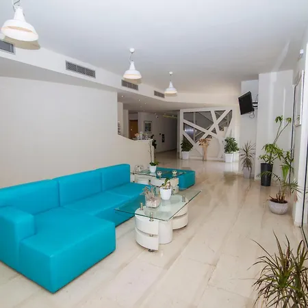 Grand Boutique Hotel